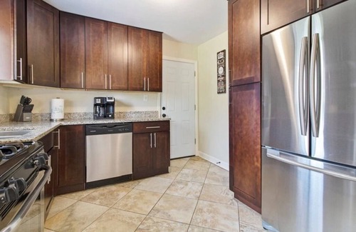 Des Plaines Casa | Des Plaines FHS Rental