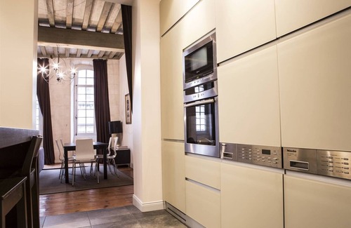 Hotel de Ville - Quinconces Apartamento | Descazeaux · Très bel appartement de standing au cœur du centre historique