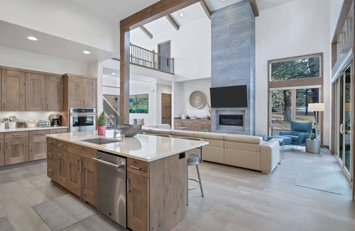 Bend Casa | Deschutes Executive Retreat - 6BR Luxury Rental