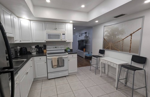 Coral Heights Casa | Jacuzzi cerca a la playa. BBQ / Patio Spa