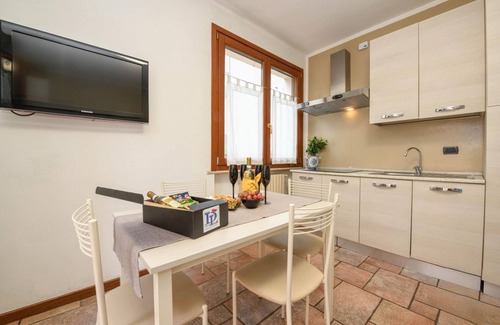 Desenzano del Garda Apartamento | Desenzanoloft Garden and Pool