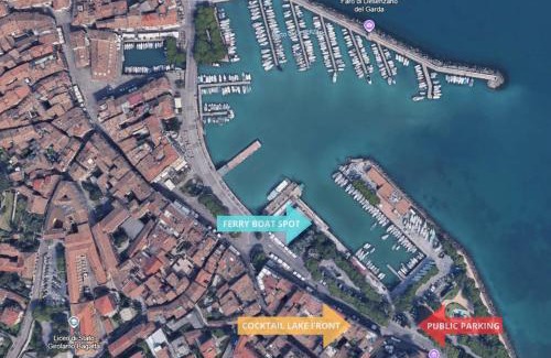 Desenzano del Garda City Centre Apartamento | DesenzanoLoft Official Partner Homes & Villas by Marriott Bonvoy - Cocktail Lake Front Family apartment