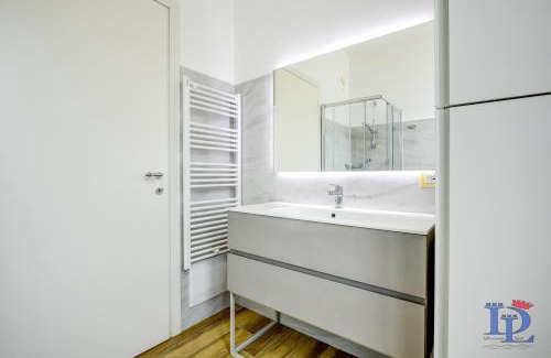 Desenzano del Garda City Centre Apartamento | DesenzanoLoft Official Partner Homes & Villas by Marriott Bonvoy - Palazzo Visconti Luxury Suite