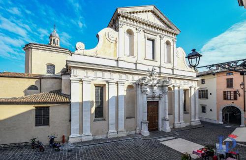 Desenzano del Garda City Centre Apartamento | DesenzanoLoft Official Partner Homes & Villas by Marriott Bonvoy - Apa Dom Downtown Family Apartment