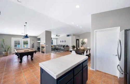 Indio Casa | Desert Bliss Paradise - Arcade, Casino, Play Area ,Pool , Hot tub