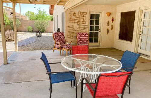 Garden Lakes Casa | Desert Blooms
