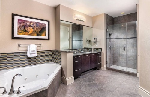 Las Vegas Complejo | Desert Blue 1 Bedroom Presidential! 1 Mile From the Strip!