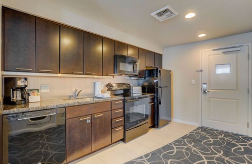 Las Vegas Complejo | Desert Blue 1 Bedroom Presidential! 1 Mile From the Strip!