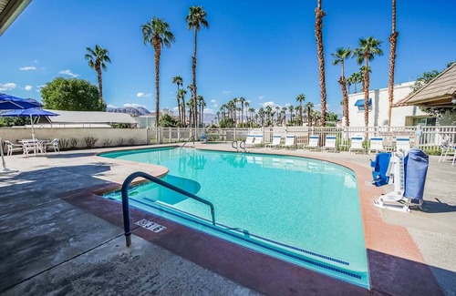 Palm Desert Complejo | Desert Breezes Condo Palm Desert BNP Parisbas Open 3/9-3/16 Weekly Rental