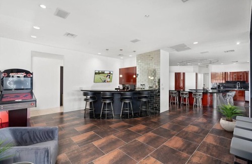 Paradise Valley Village Casa | Desert Diamond HTD Pool/Hot Tub/Tennis/BBall/Sauna