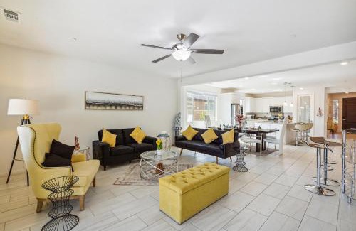 Indio Casa | Desert Escape, Stunning View, Pool, BBQ, Firepit, Gated, Walk2 Coachella Music Festival