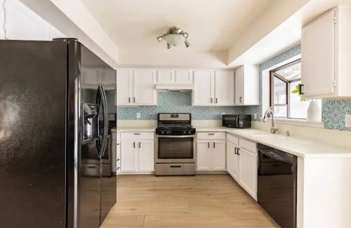 Palm Desert Casa | Desert Escape w/Pool/Jacuzzi 2 master suites