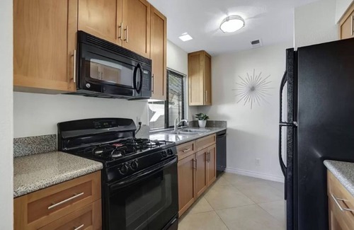 Palm Desert Condominio | Desert Flower Retreat in Palm Desert near El Paseo