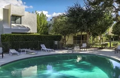 Palm Desert Condominio | Desert Flower Retreat in Palm Desert near El Paseo