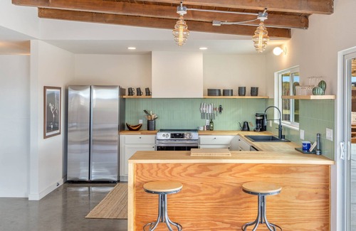 Joshua Tree Casa | Desert Hearts Ranch - BBQ, Quiet and Dark Skies in Joshua Tree