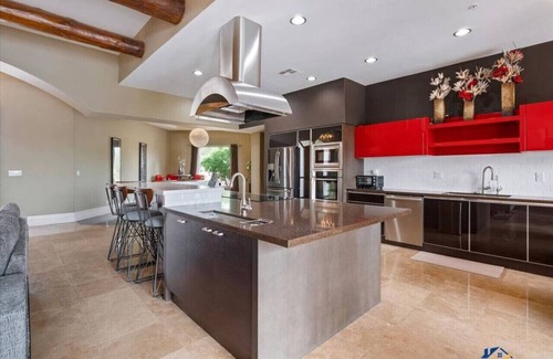 North Scottsdale Casa | Desert Hideaway+Shuffleboard+Golf+Billiards+Pool & Spa+Table Tennis