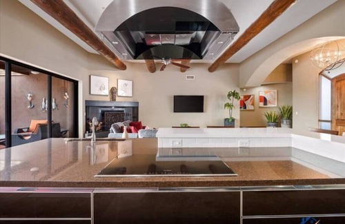 North Scottsdale Casa | Desert Hideaway+Shuffleboard+Golf+Billiards+Pool & Spa+Table Tennis