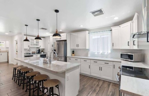 Camelback East Casa | Desert Luxe 5BR | Games | Heated Pool | BBQ Grill
