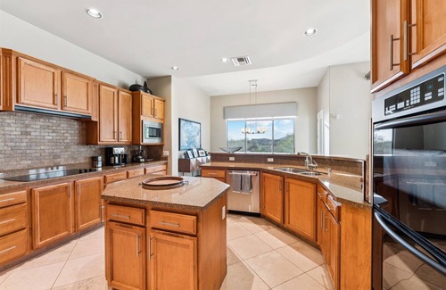 Mirabel Village Casa | Desert Mirage Retreat | Luxe Pool, Hot Tub, Views & Chic Comfort