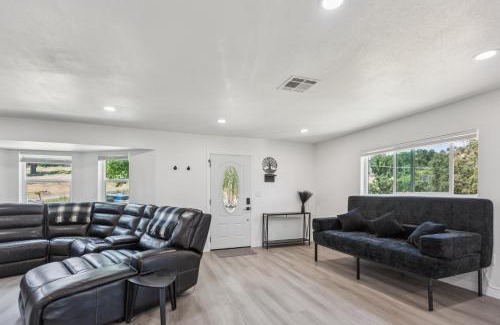 Stallion Springs Casa | Desert Mountain Escape with Private Hot Tub home