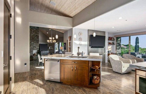 Desert Mountain Casa | Desert Mountain Semi Custom home w/ gourmet kitchen, pool, spa and waterfall