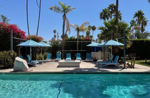 Warm Sands Hotel | Desert Paradise - A Men's Clothing Optional Resort