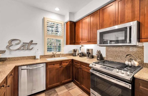 La Quinta Apartamento | Desert Retreat in Prime Location Legacy Villas #A
