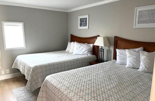 Avalon Hotel | Desert Sand Resort