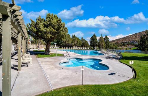 Redmond Casa | Desert Sky Daydream · Eagle Crest Golf Resort Serene 3BR Home