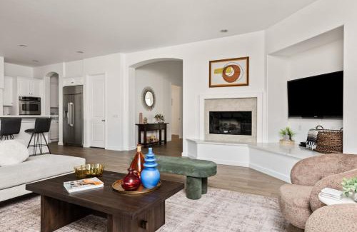 Rancho Santana Casa | Desert Spring by Fieldtrip 8Bd Resort with Pool Spa Casita