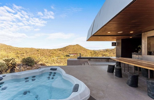 Maricopa County Casa | Desert Zen Retreat Hot Tub Sauna Gym