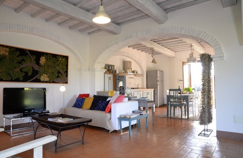Paciano Otro | Deseo, sueño italiano con piscina AC, WIFI y escuela de cocina disponible.