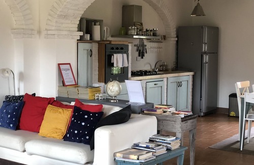 Paciano Otro | Deseo, sueño italiano con piscina AC, WIFI y escuela de cocina disponible.