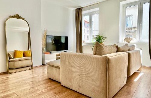 Mitte Apartamento | Design Apartment - Parking - Kingsize-Bett - 2x Bad - Zentrum