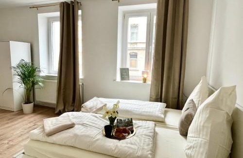 Mitte Apartamento | Design Apartment - Parking - Kingsize-Bett - 2x Bad - Zentrum