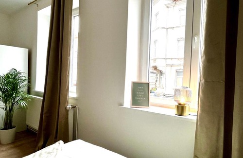 Mitte Apartamento | Design Apartment - Parking - Kingsize-Bett - 2x Bad - Zentrum