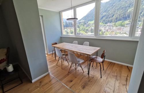 Bad Gastein Apartamento | Design Apartments mit Pool und fantastischem Ausblick