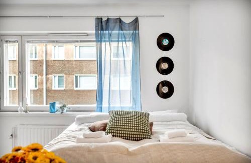 Punavuori Apartamento | Design District w King Bed, Netflix, tram and bus nearby