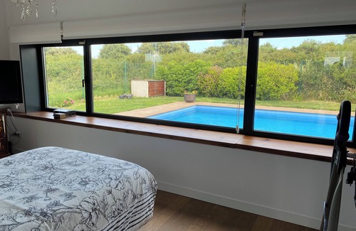 Liencres Casa | Casa de diseño con piscina cerca de la playa.