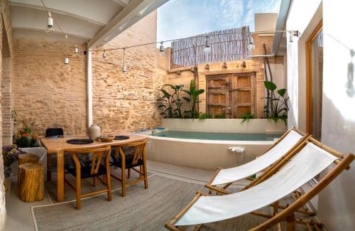 El Cabanyal Apartamento | Design house with swimming pool near the beach