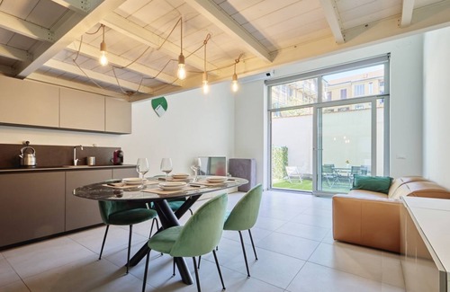 Cagnola Apartamento | Design Loft with Private Garden | Portello