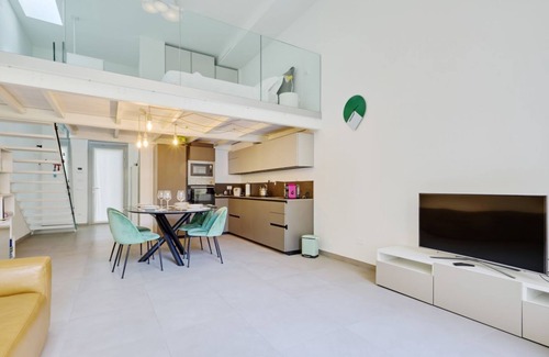 Cagnola Apartamento | Design Loft with Private Garden | Portello