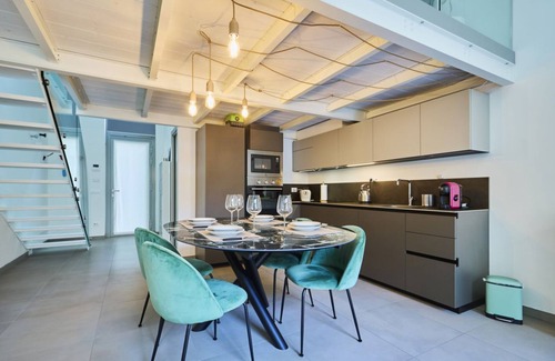 Cagnola Apartamento | Design Loft with Private Garden | Portello