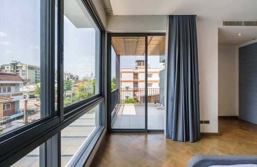 Khlong Tan Nuea Villa | Villa de diseño con 49 piscinas