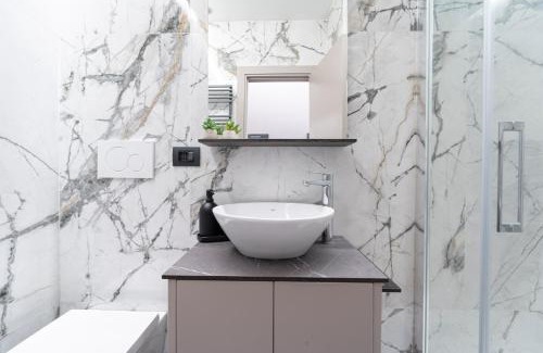 Centro Direzionale Apartamento | Designed apartment in Milan center Gae Aulenti area with AC, WiFi and Subway airport connected steps from Central Station