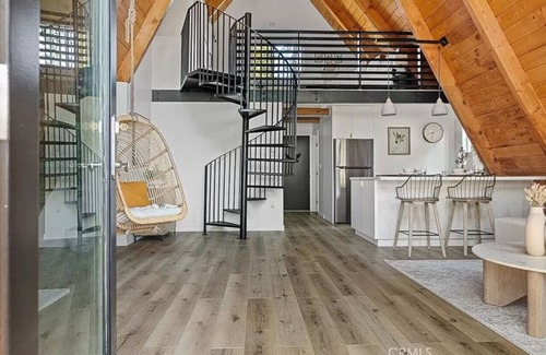 Running Springs Chalet De Esquí | Designer A Frame with AC Pets Big Bear NEW Hot Tub