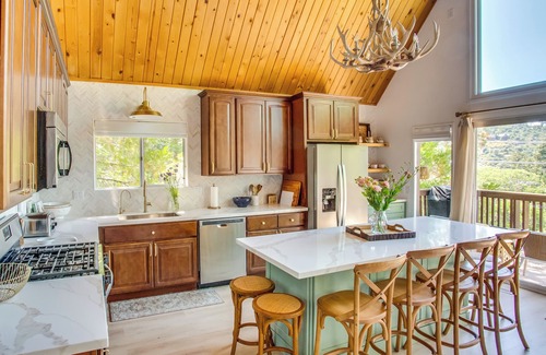 Lake Arrowhead Cabaña | Designer A-frame in Lake Arrowhead w/ Game Room