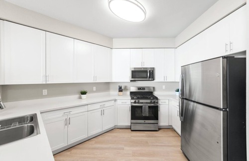 Sparks Apartamento | Designer Apt. with Jacuzzi, Sky Lounge, Gym Access