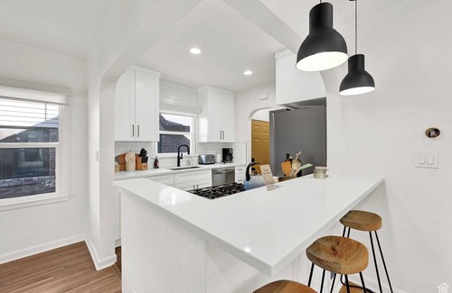 Wasatch Hollow Casa | Designer Bungalow, 30min to skiing, 1.5 M from U