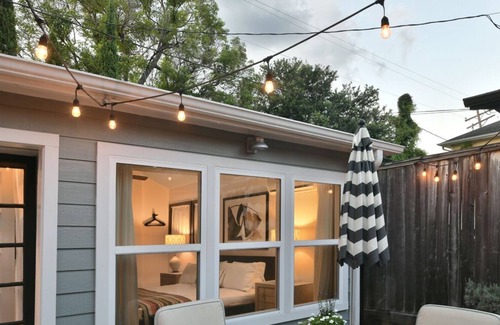 Neartown Cabaña | Designer Cabana in Houston's Stylish Montrose Neighborhood